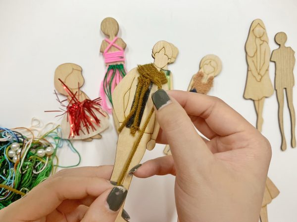 Bộ búp bê gỗ thủ công siêu xinh, cùng bé tạo nên những câu chuyện đáng yêu, làm móc treo khóa và trang trí góc học tập cực dễ thương - Hình ảnh 91